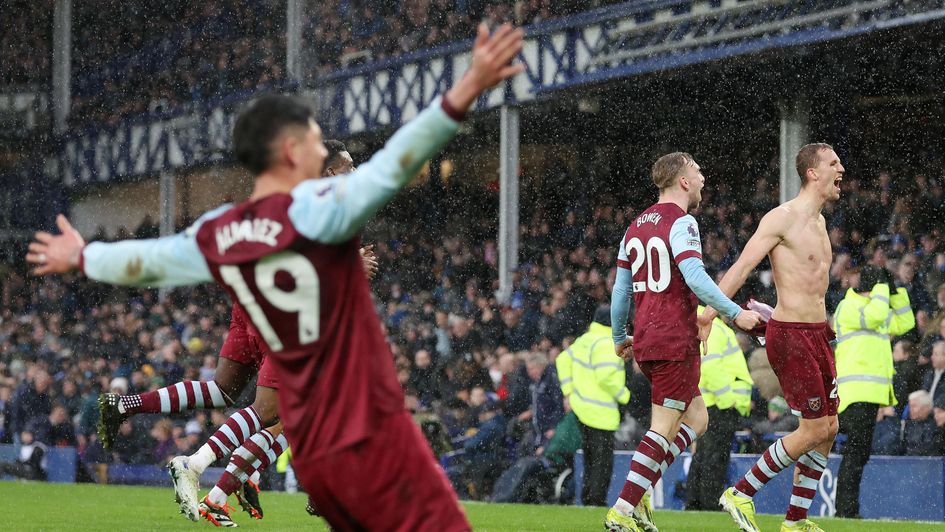 West Ham celebrate at Everton