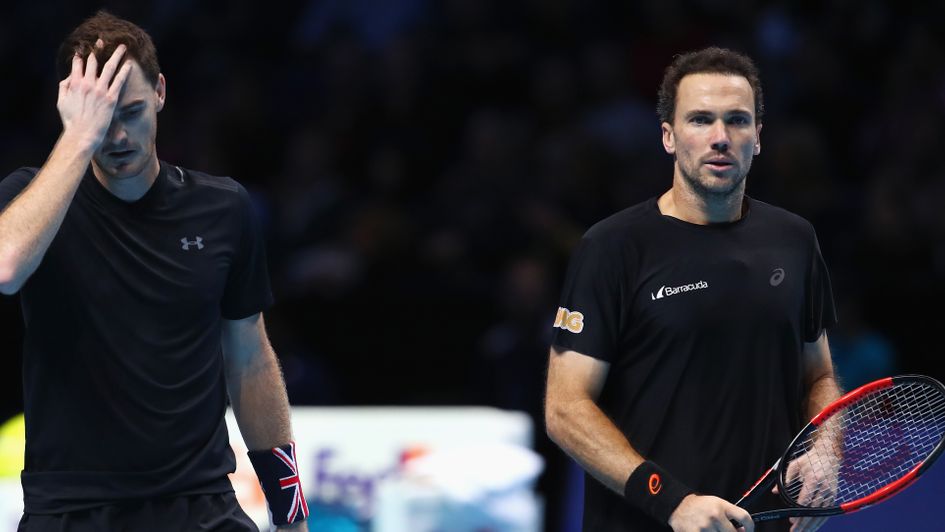 Jamie Murray (l) and Bruno Soares slipped to an opening-match defeat