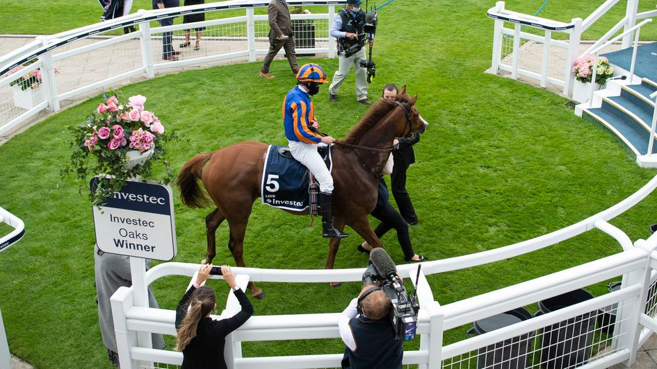 Love returns to the winners' enclosure