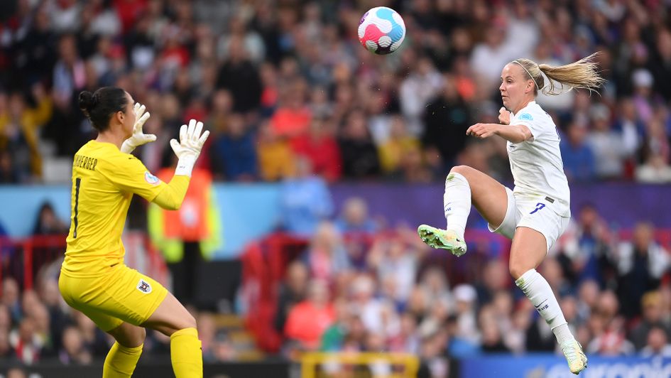 Beth Mead scores against Austria