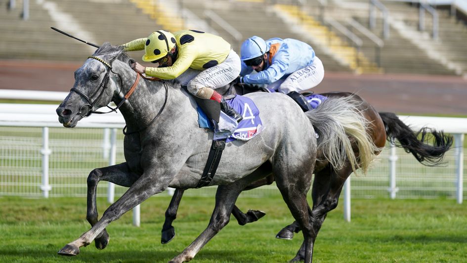 Fujaira Prince on his way to Sky Bet Ebor glory
