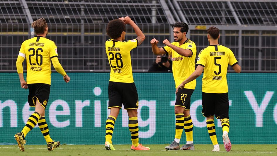 Borussia Dortmund celebrate Emre Can's goal against Hertha Berlin