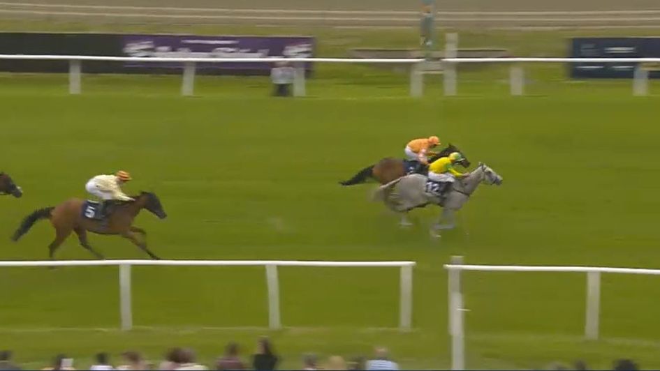 Monks Mead wins at 150/1