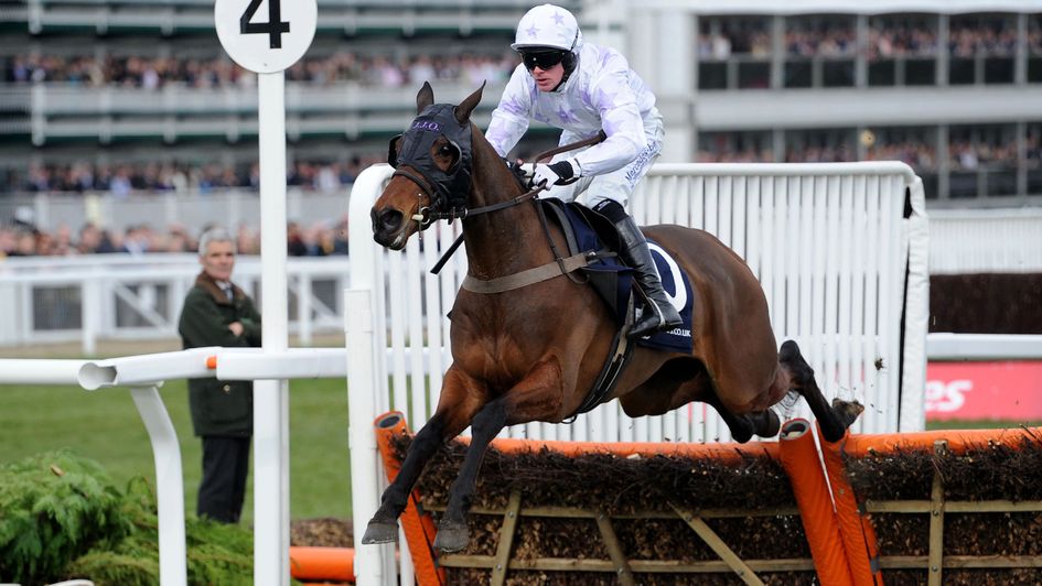 Holywell pings a hurdle during his Pertemps win