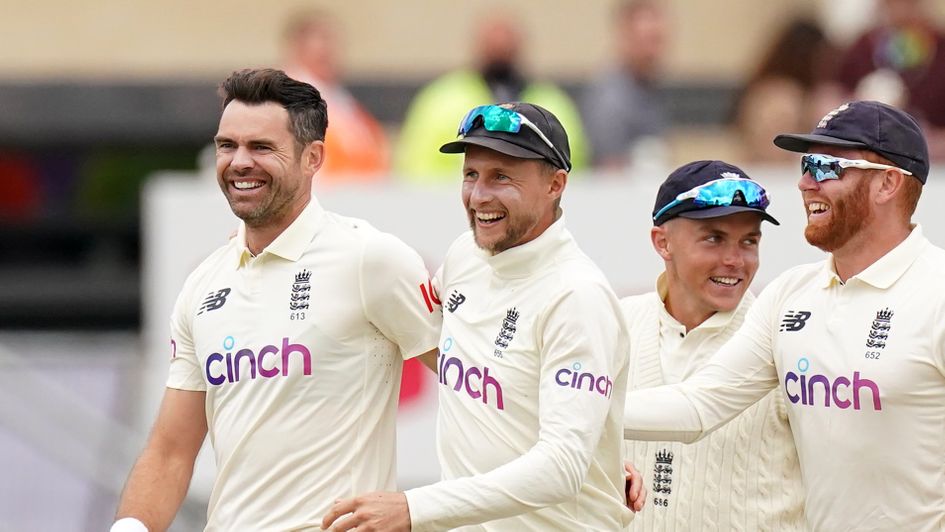 James Anderson celebrates the wicket of Virat Kohli