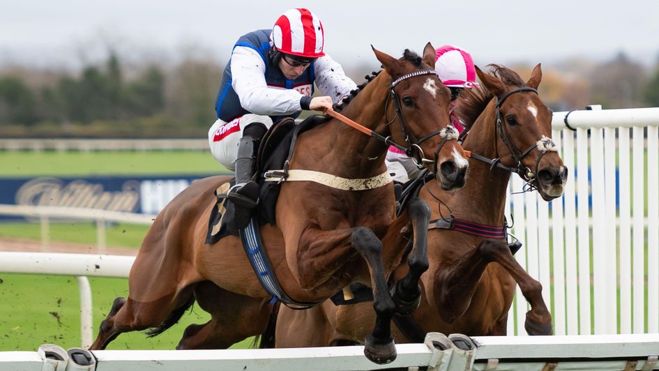 Tarus Bay on his way to winning at Aintree