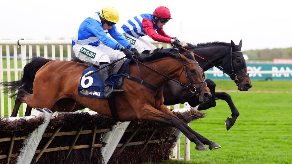 Kateira on her way to winning at Aintree