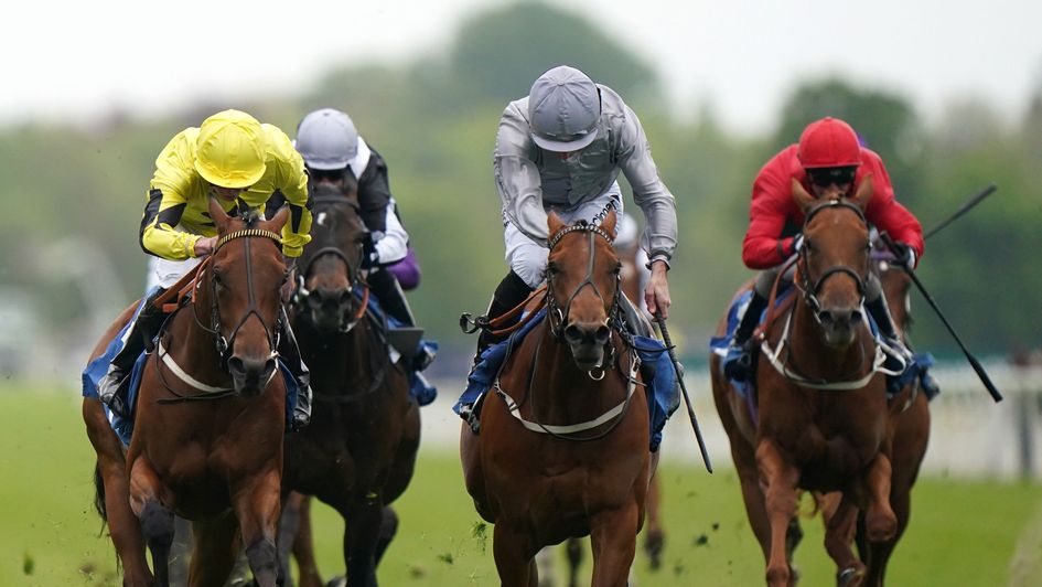 Pillow Talk (grey silks, centre) wins the Marygate