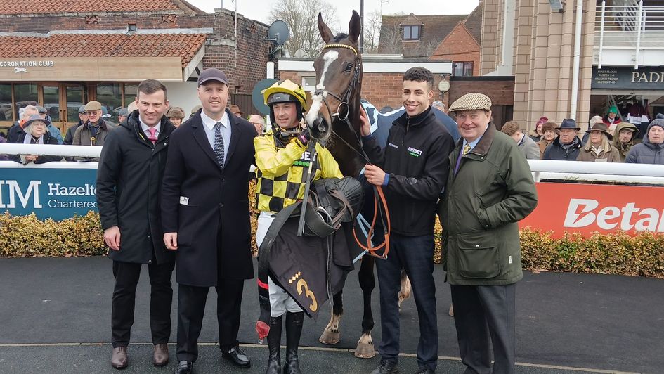 The Feel Gut team after his Warwick win