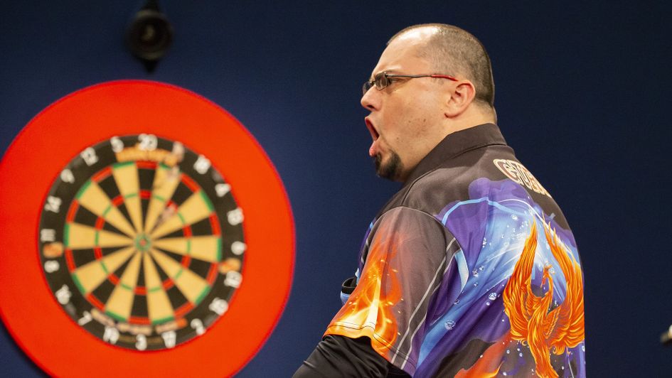 Raymond Smith causes a big upset (Picture: PDC/Richard Walker)
