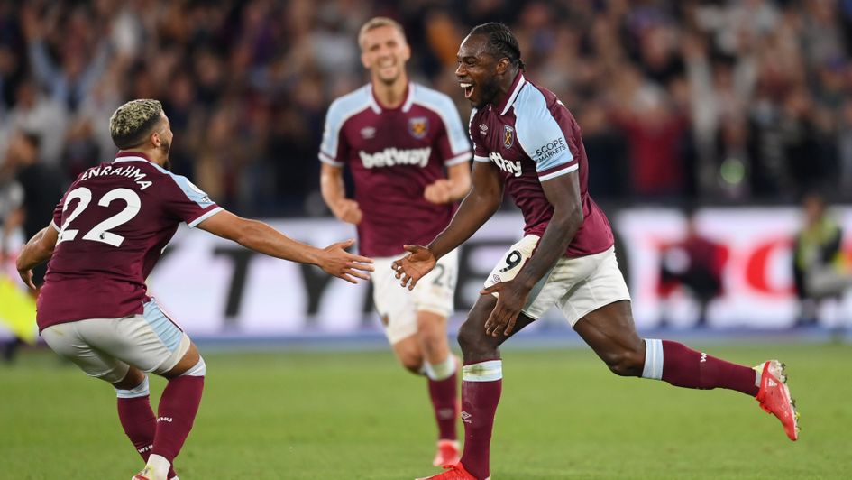 Michail Antonio celebrate his goal for West Ham