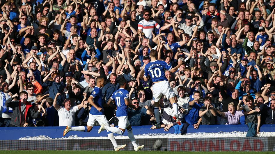 Gylfi Sigurdsson celebrates his goal for Everton against Fulham