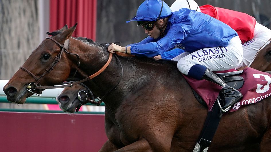 Victor Ludorum quickens to the front at ParisLongchamp