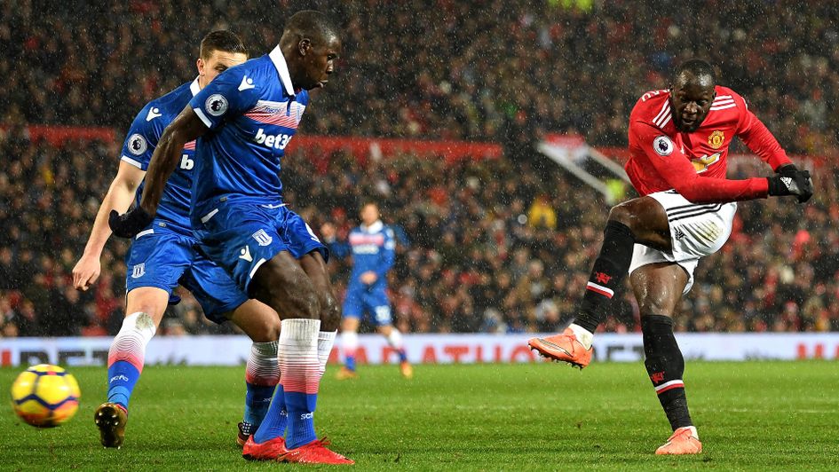 Romelu Lukaku makes it 3-0 for Manchester United against Stoke