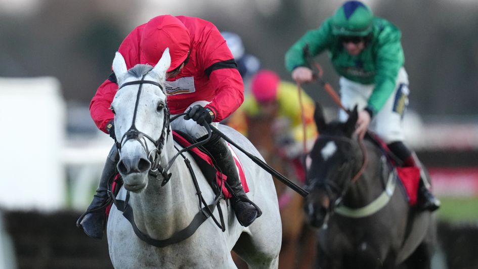 Grey Dawning lands a gamble at Kempton