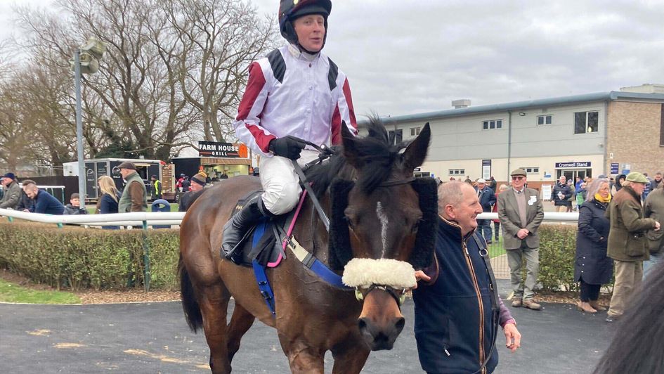 Dibble Decker after winning at Huntingdon