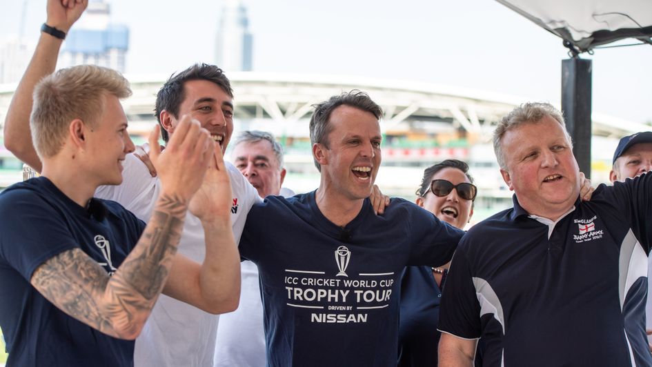 Graeme Swann (centre) says Jofra Archer deserves to be in the England side