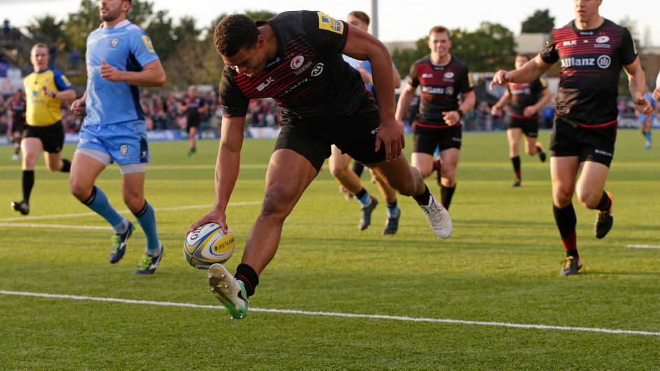 Nathan Earle scores a Saracens try