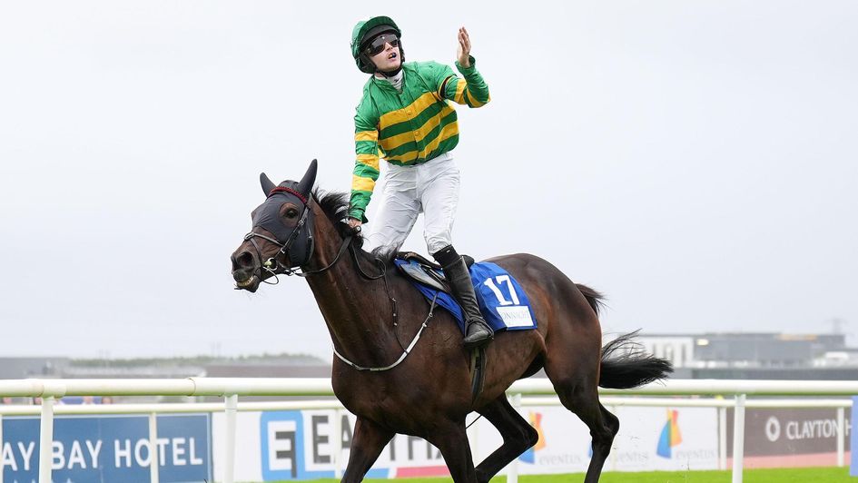 Alan O'Sullivan and Filey Bay win at Galway
