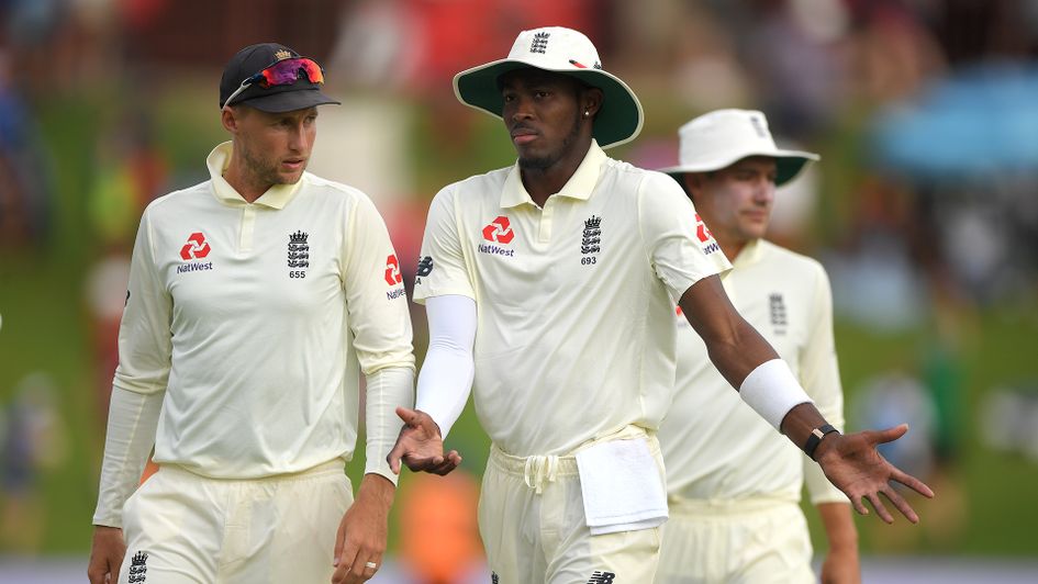 Joe Root and Jofra Archer in discussion