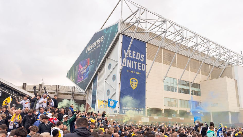 Leeds fans celebrate promotion