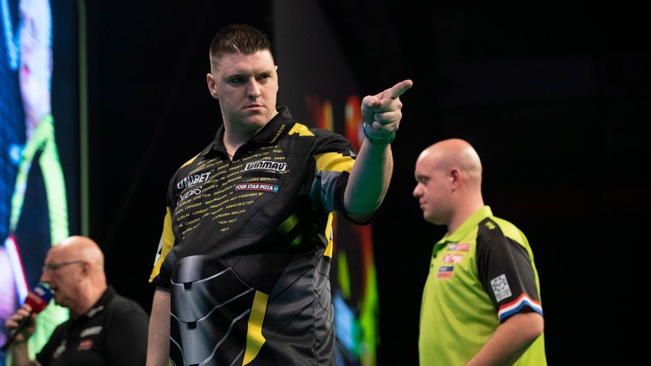 Daryl Gurney defeated Michael van Gerwen (Picture: Lawrence Lustig/PDC)
