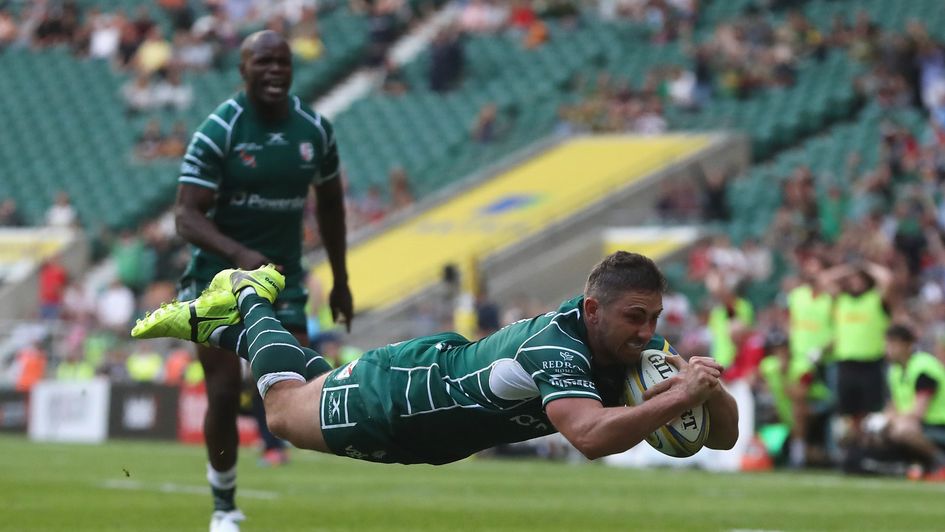 Brendan McKibbin scores Irish's fourth try