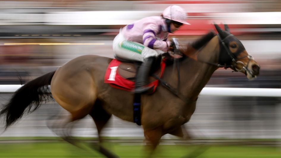 Iceo surges clear at Kempton