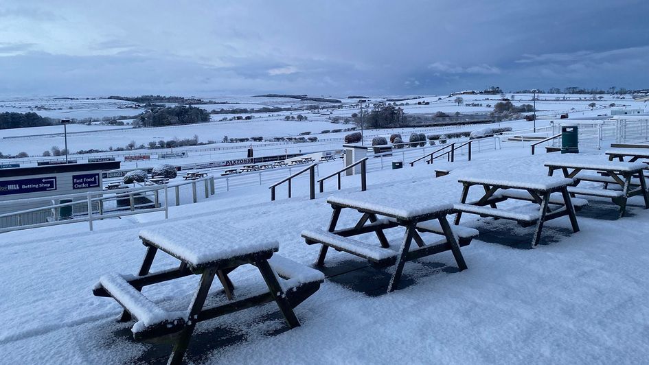 Hexham hit by snow (image via @HexhamRaces on X)