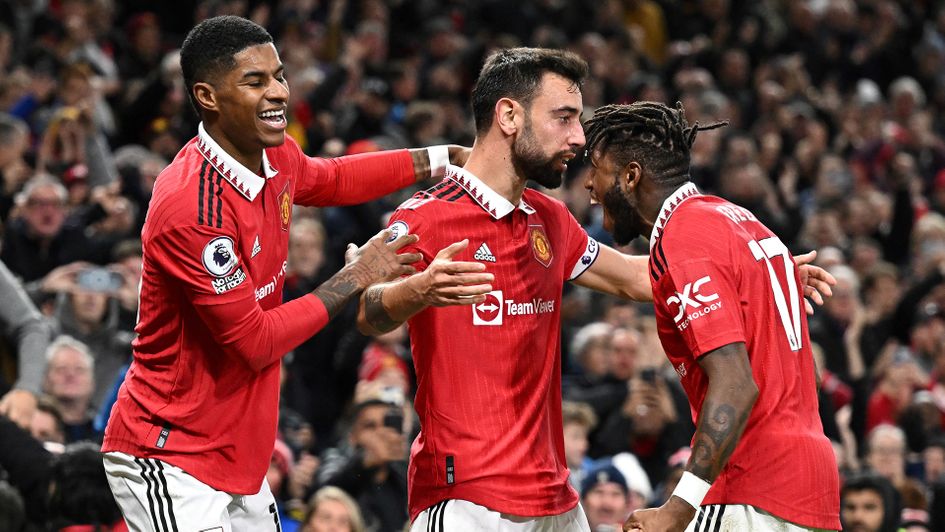 Manchester United celebrate Bruno Fernandes' goal against Tottenham