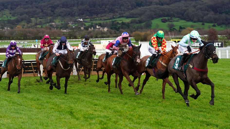 Fortune De Mer (pink silks) prepares to pounce