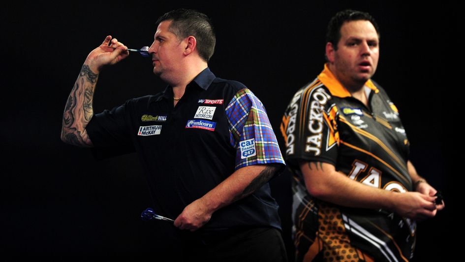 Gary Anderson and Adrian Lewis during the 2016 World Championship final