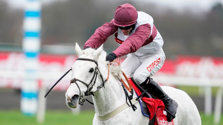 Silver Streak and Adam Wedge are clear at Kempton