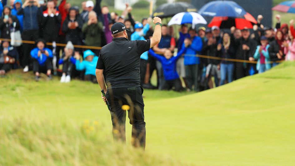 Shane Lowry celebrates on the 10th green