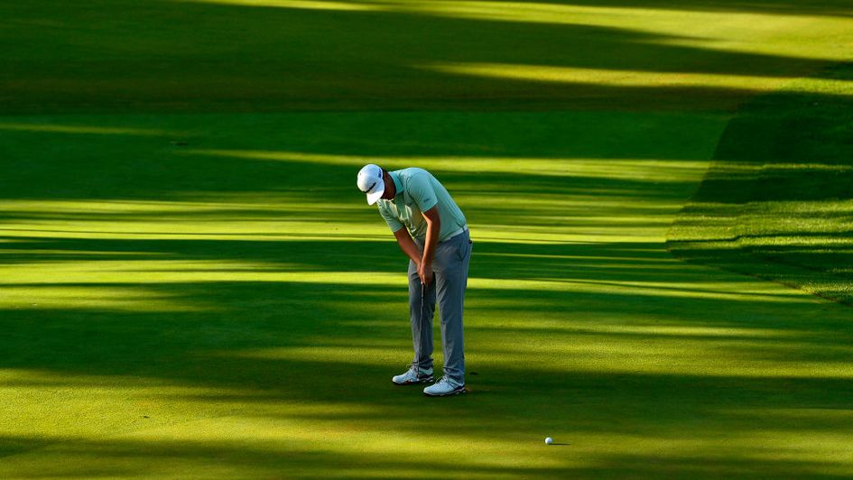 Sami Valimaki putts at Valderrama