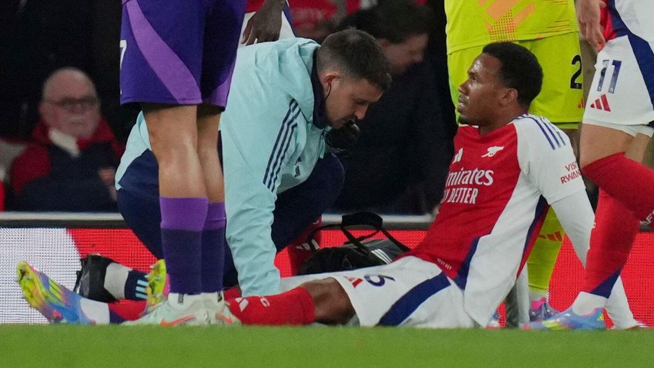 Gabriel Magalhaes receives treatment