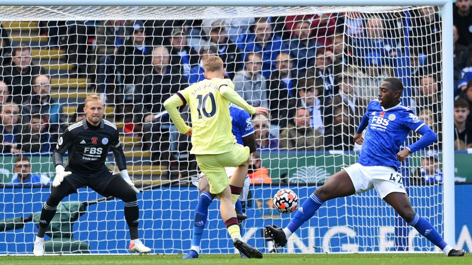 Emile Smith Rowe scores against Leicester