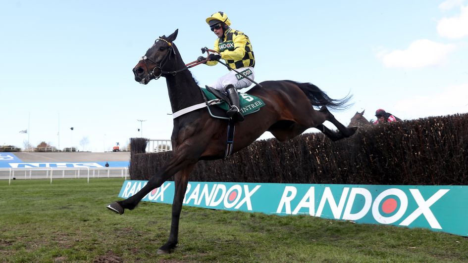 Shishkin on his way to Aintree victory