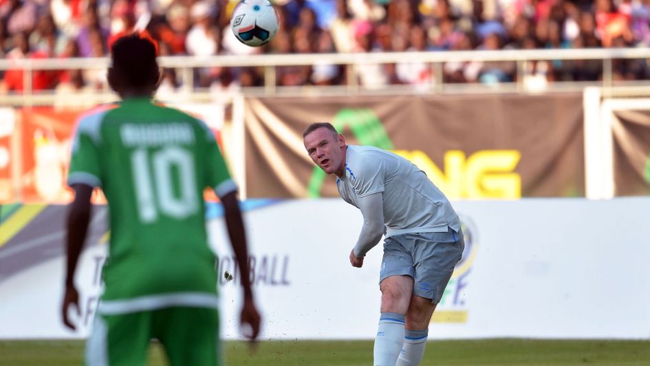 Rooney scores a superb goal for Everton