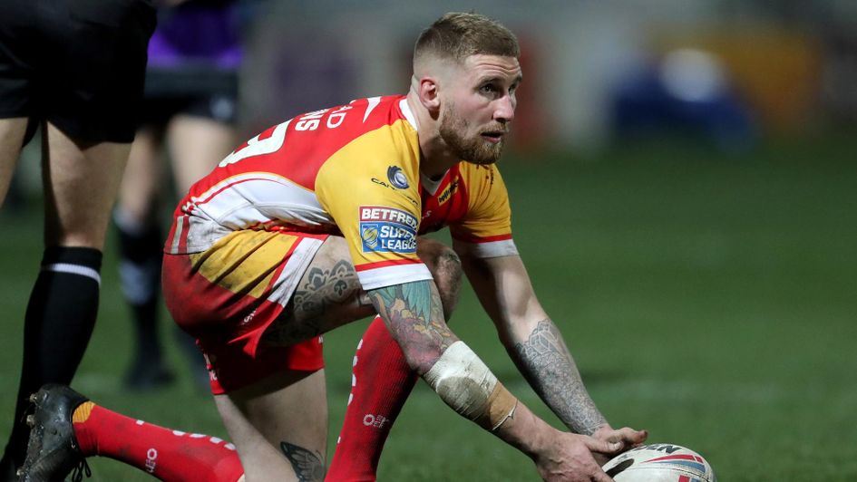 Sam Tomkins lines up a penalty
