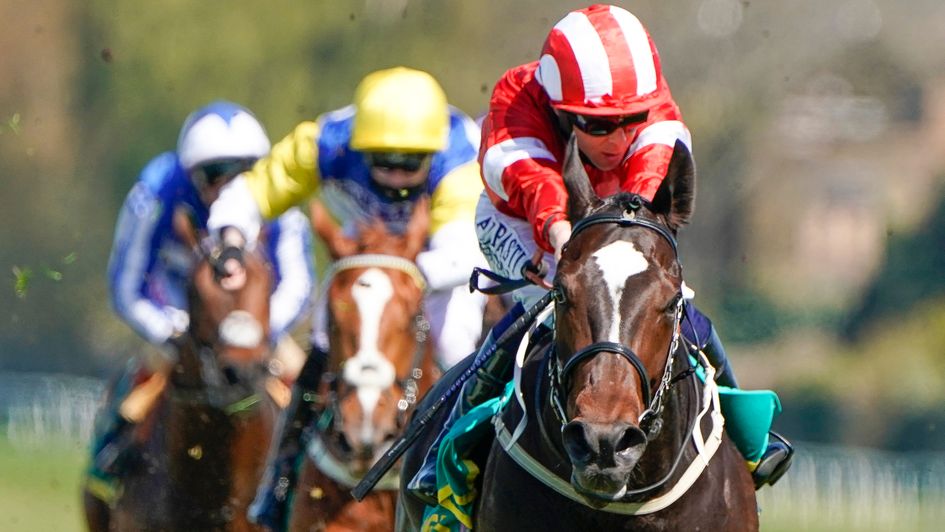 Ben Curtis riding Naamoos to victory at Sandown