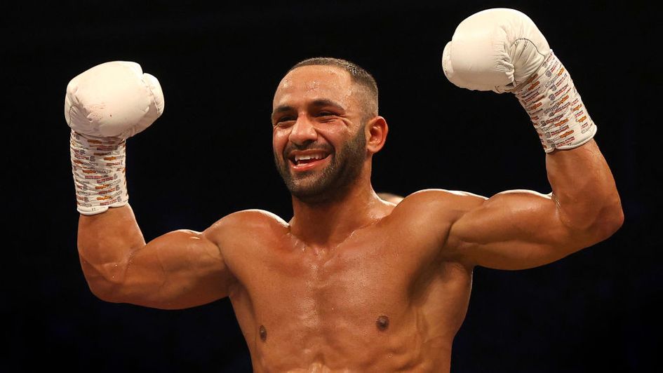 Kid Galahad can secure a late stoppage