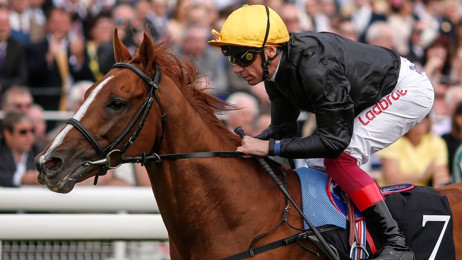 Stradivarius wins in fine style under Frankie Dettori at York