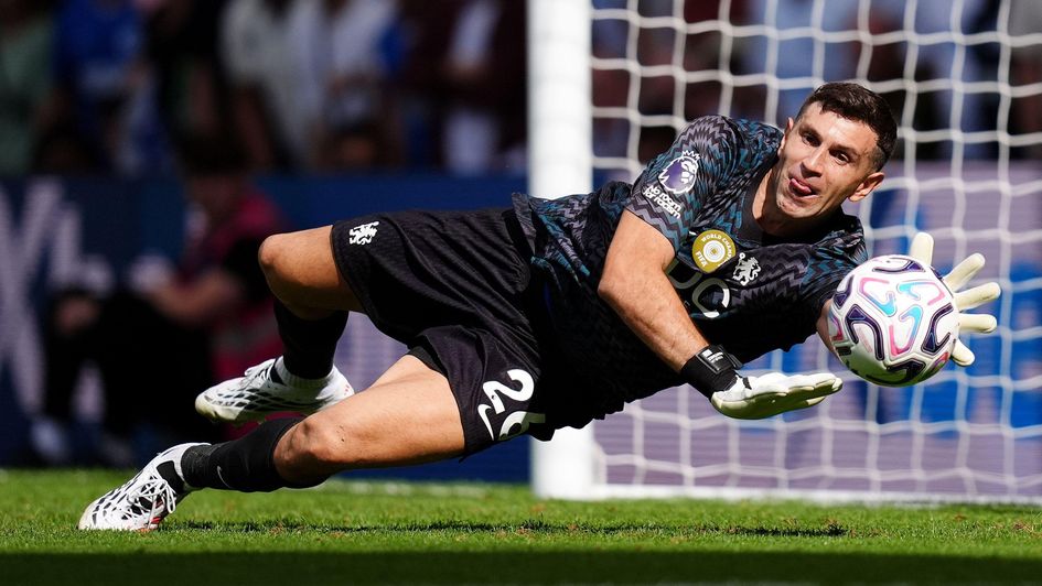 Chelsea goalkeeper Emiliano Martinez