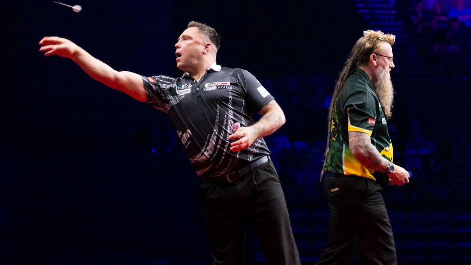 Gerwyn Price against Simon Whitlock (Picture: Stephen Barker/Photosport)