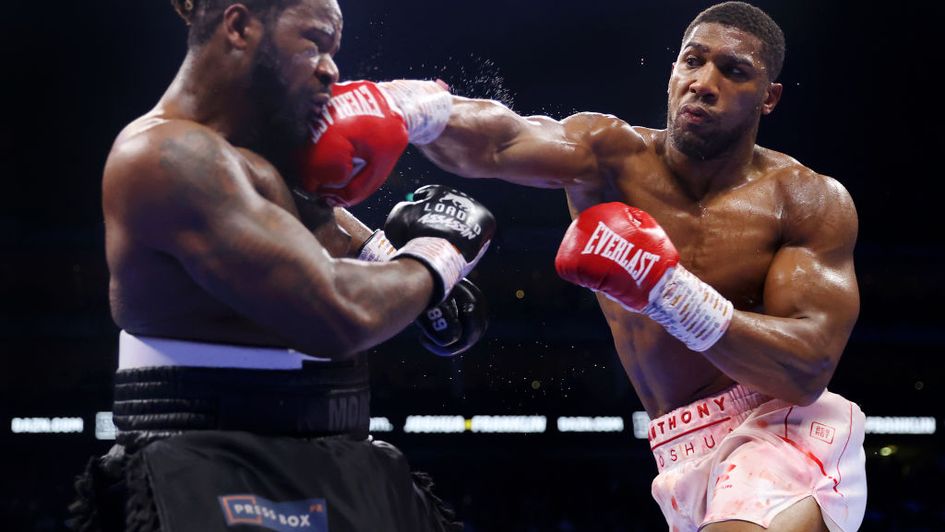 Anthony Joshua on his way to a points win
