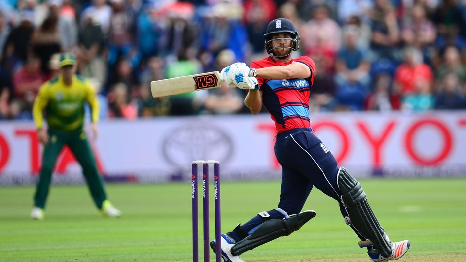 Dawid Malan hits another boundary