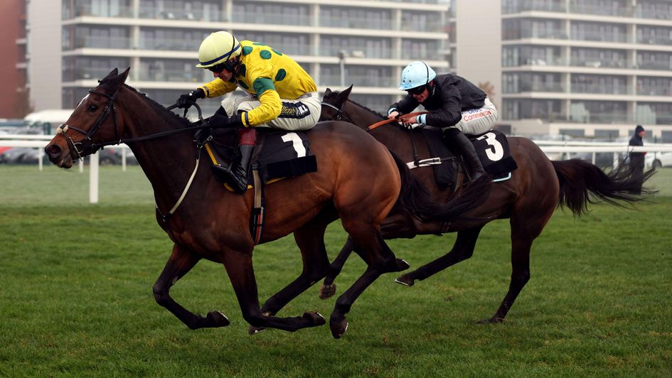 Manimole battles to victory at Newbury