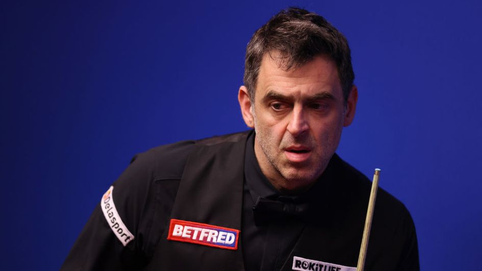 Ronnie O'Sullivan breezed past Stephen Maguire