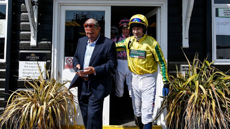 Dave Roberts (left) pictured with Andrew Thornton on the rider's final day as a jockey